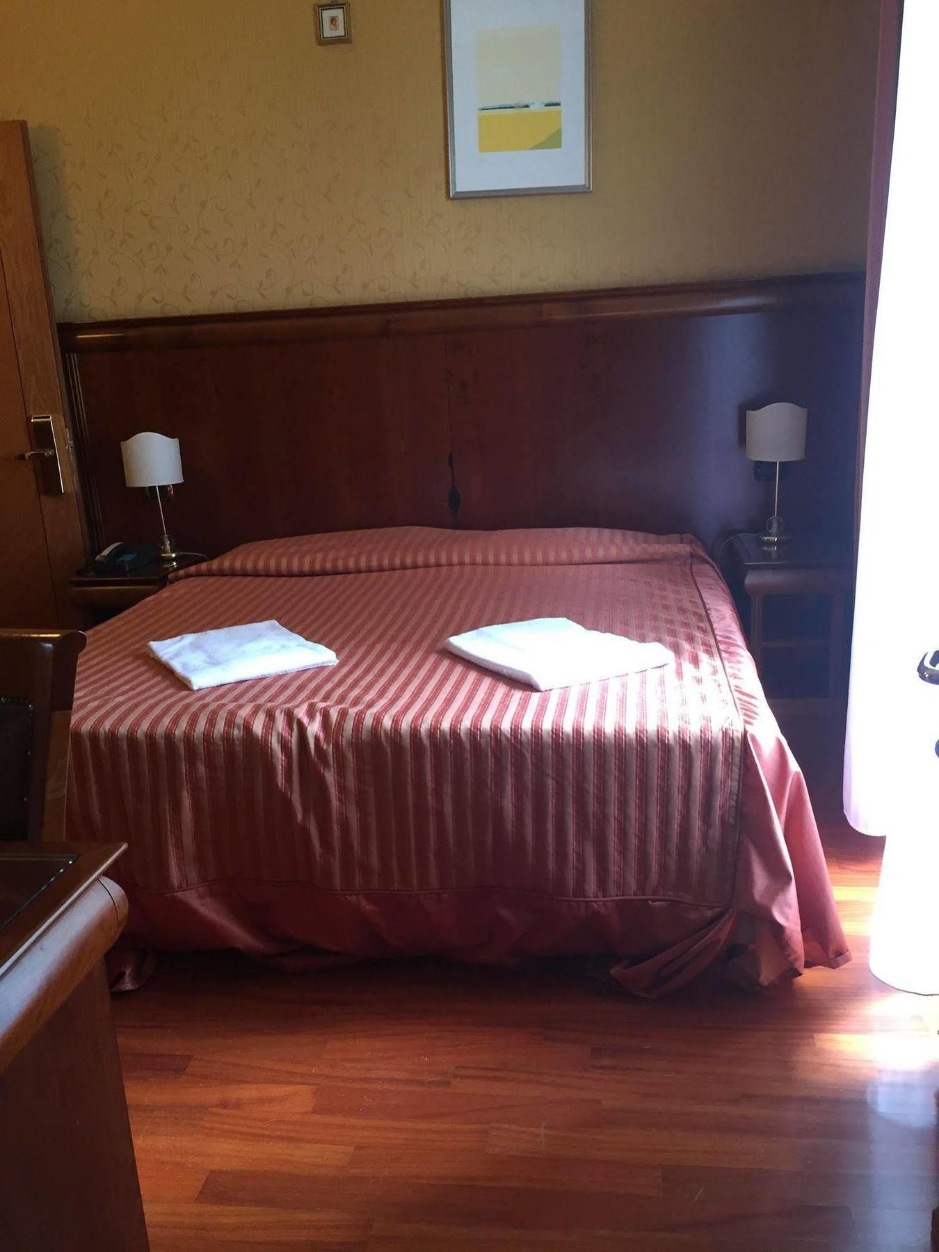 Hotel Divine Рим Экстерьер фото