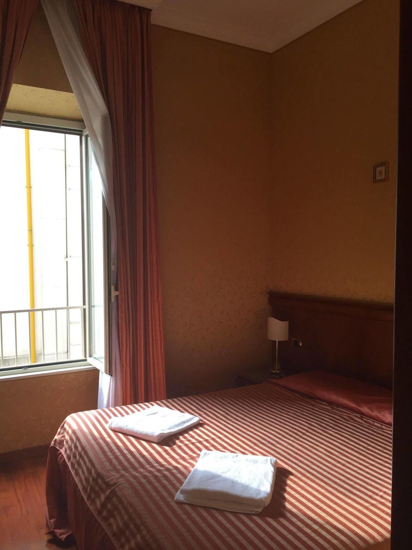Hotel Divine Рим Экстерьер фото