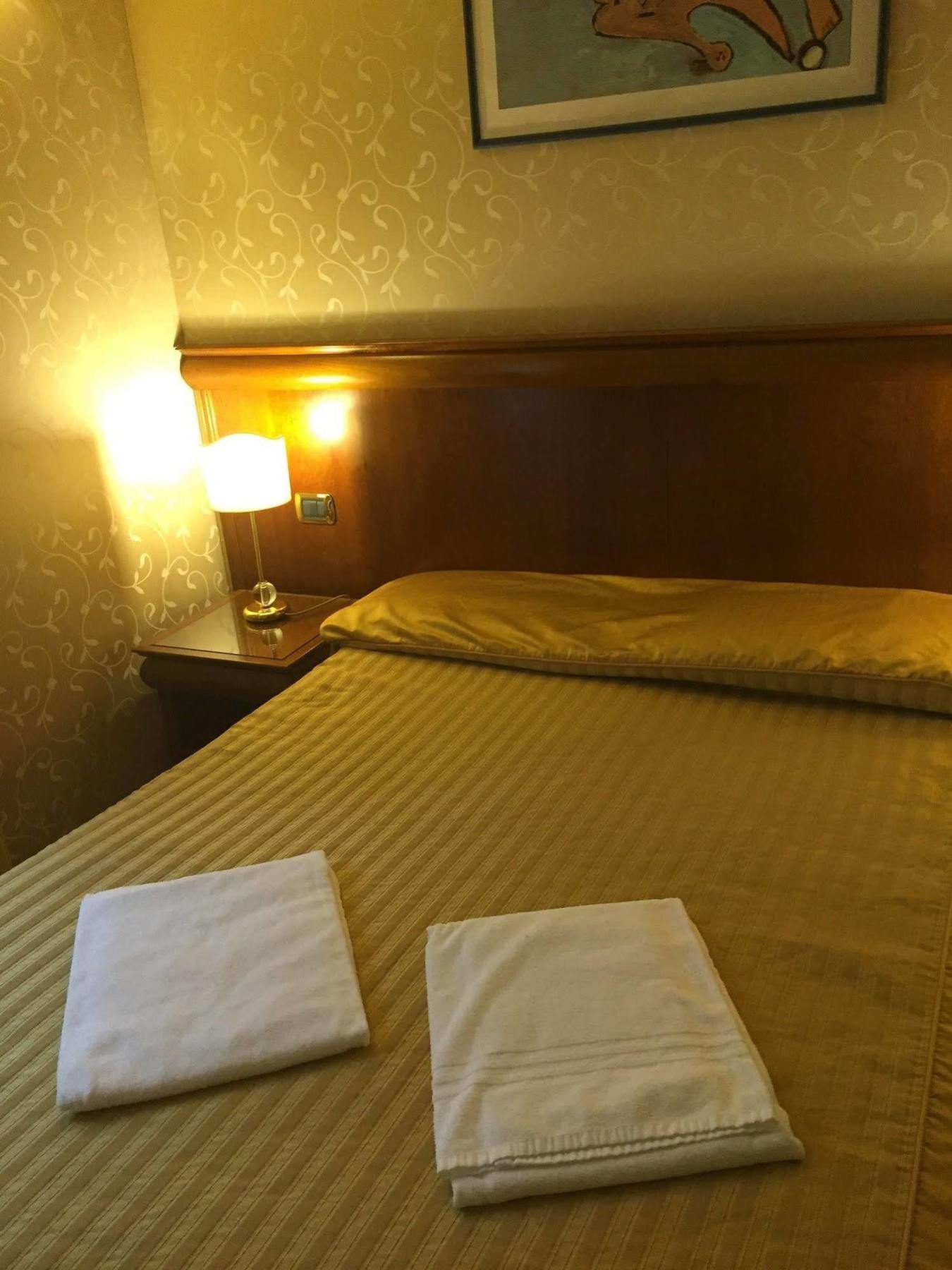 Hotel Divine Рим Экстерьер фото
