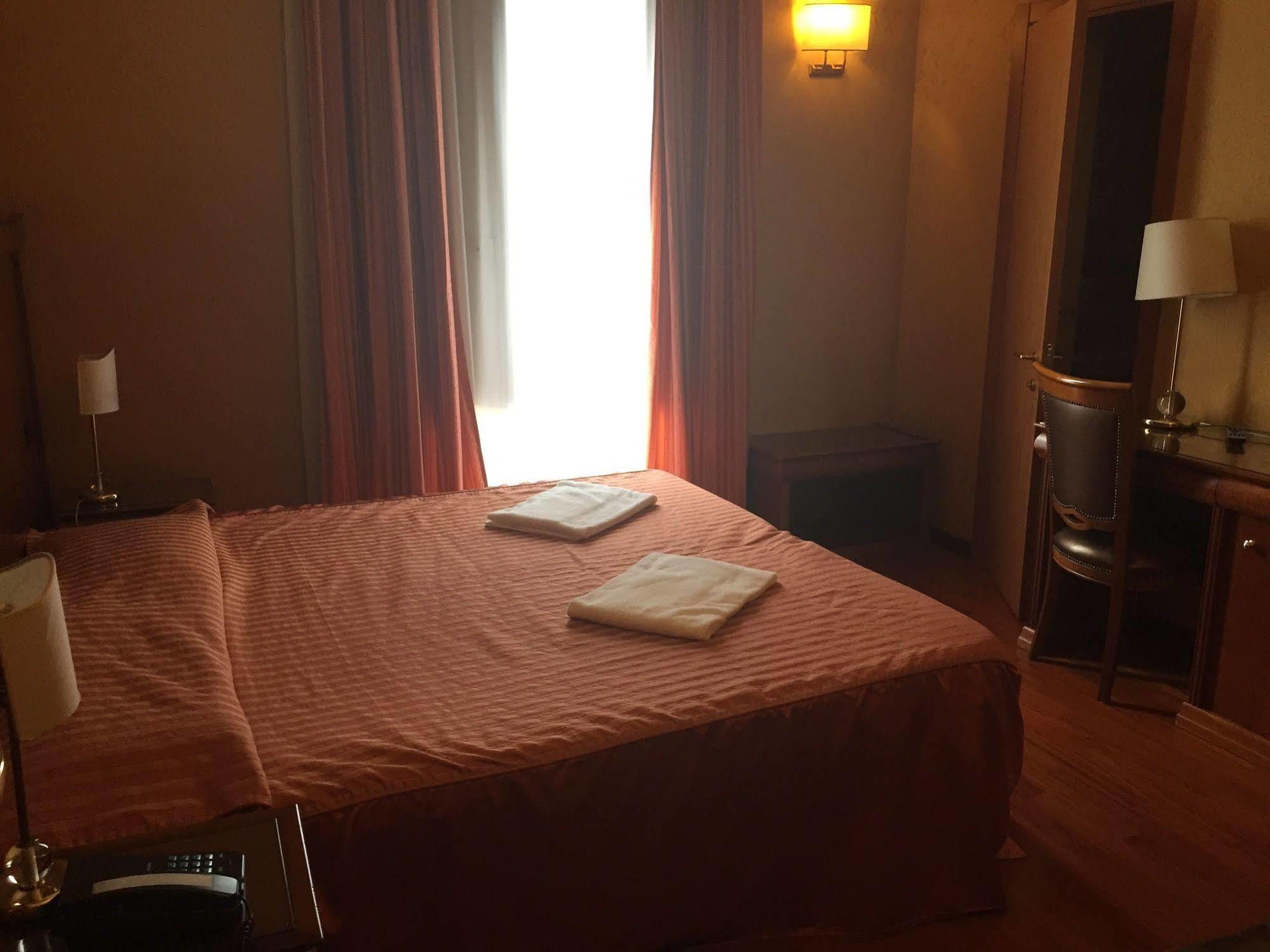 Hotel Divine Рим Экстерьер фото