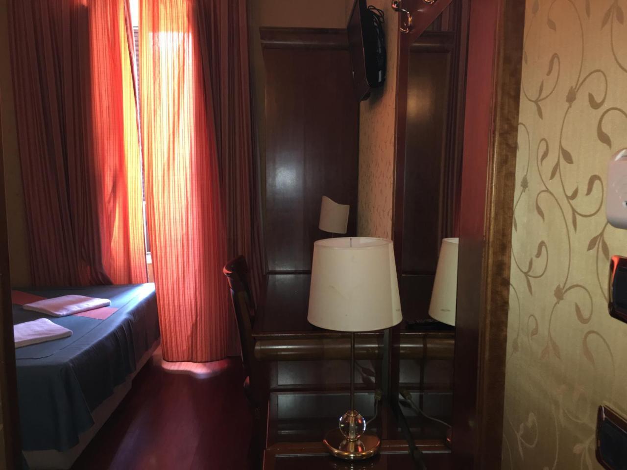 Hotel Divine Рим Экстерьер фото